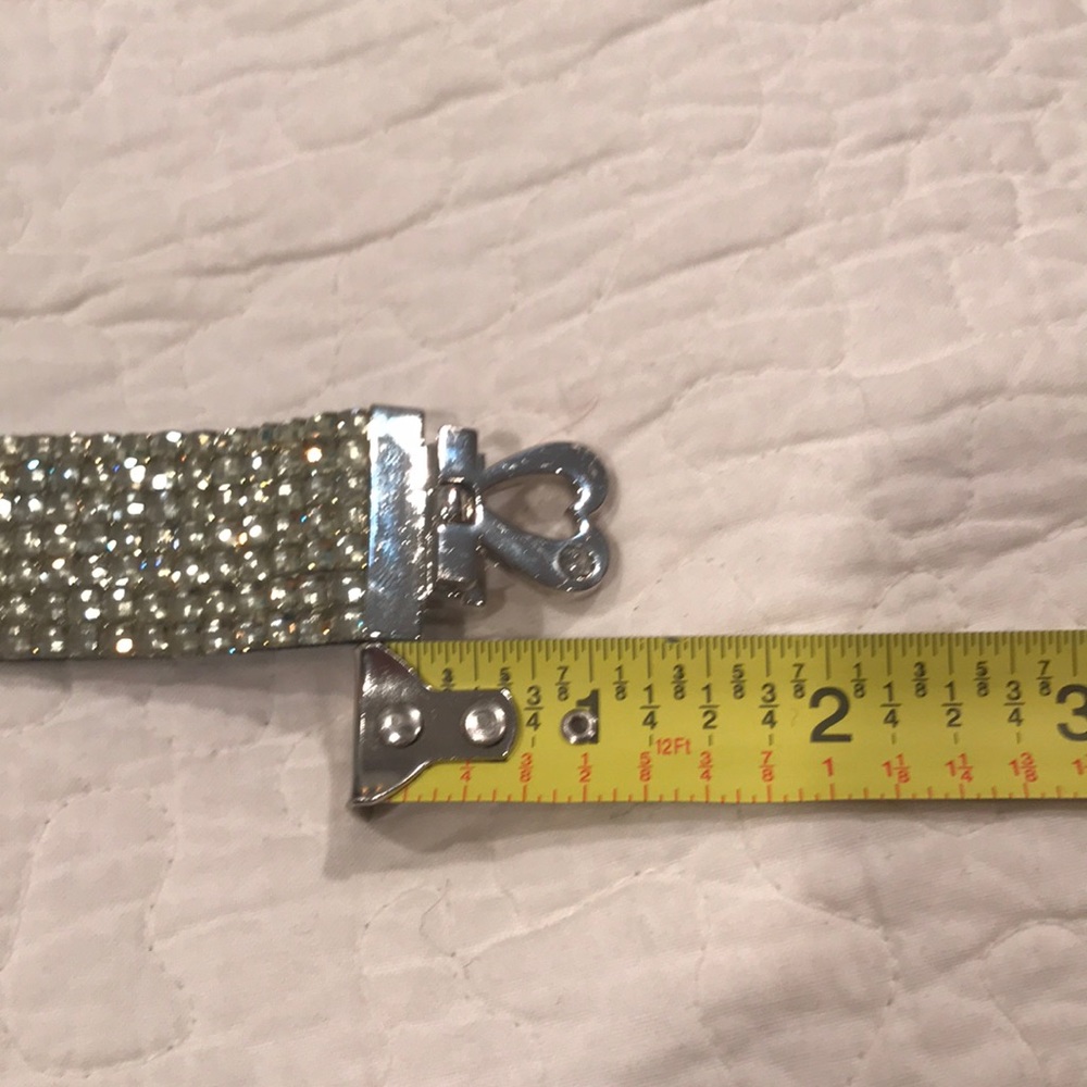 Rhinestone heart clasp bracelet - Picture 12 of 15